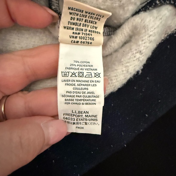 L.L. Bean Black Blazer with Pockets - Picture 4 of 5